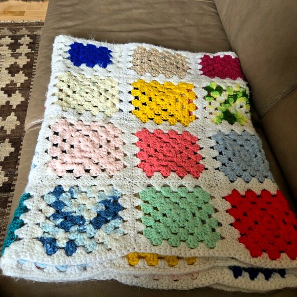 Hand made long crochet granny square throw/blanket/Afghan. - Picture 6 of 7